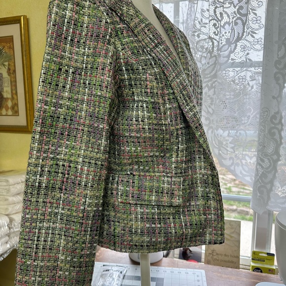 #134 Tweed Blazer - Picture 6 of 11